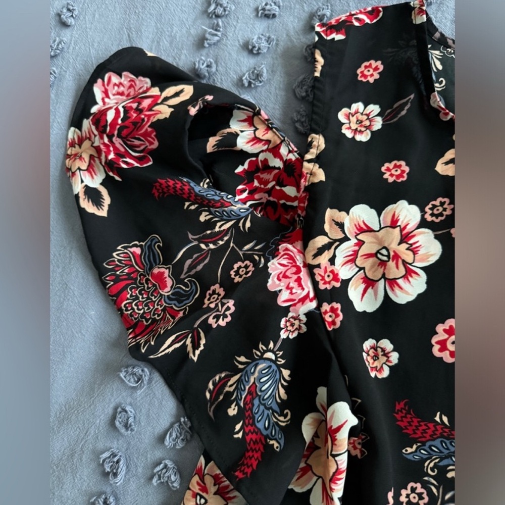 3 Item Bundle- Burgundy and black lace and floral tops - Picture 4 of 11